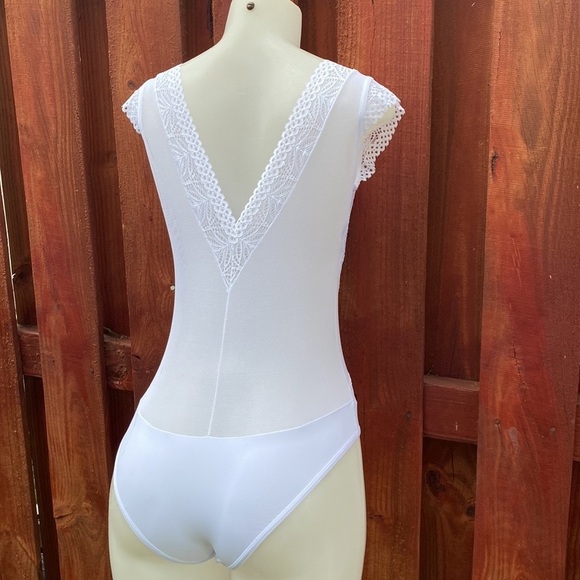 Se Belle Lace Mesh Bodysuit Size M - Picture 6 of 9